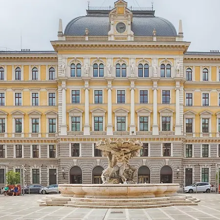 Regina Luxury